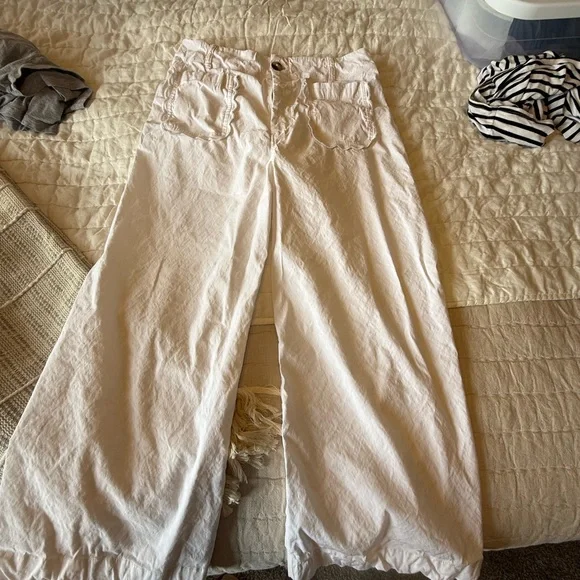 Maeve Scalloped White Trousers - Cropped Petite - Picture 4 of 6